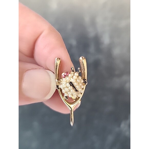 Ladybug On Wishbone Faux Pearl And Rhinestone Brooch Vintage Costume Jewelry - Picture 5 of 10